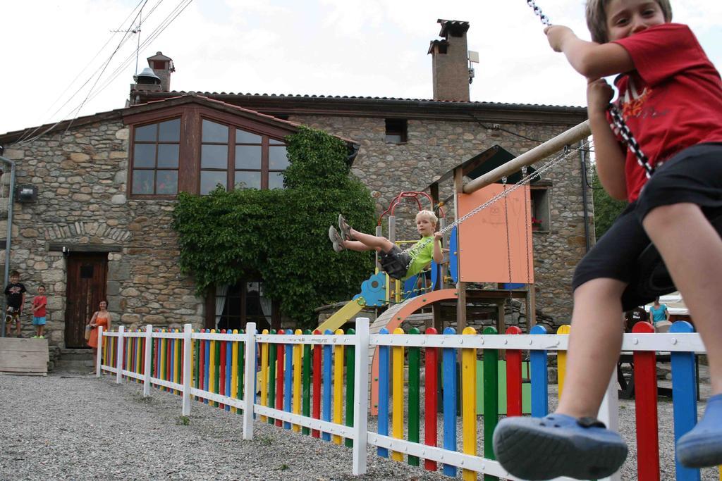 Camping Càmping Els Roures 2*